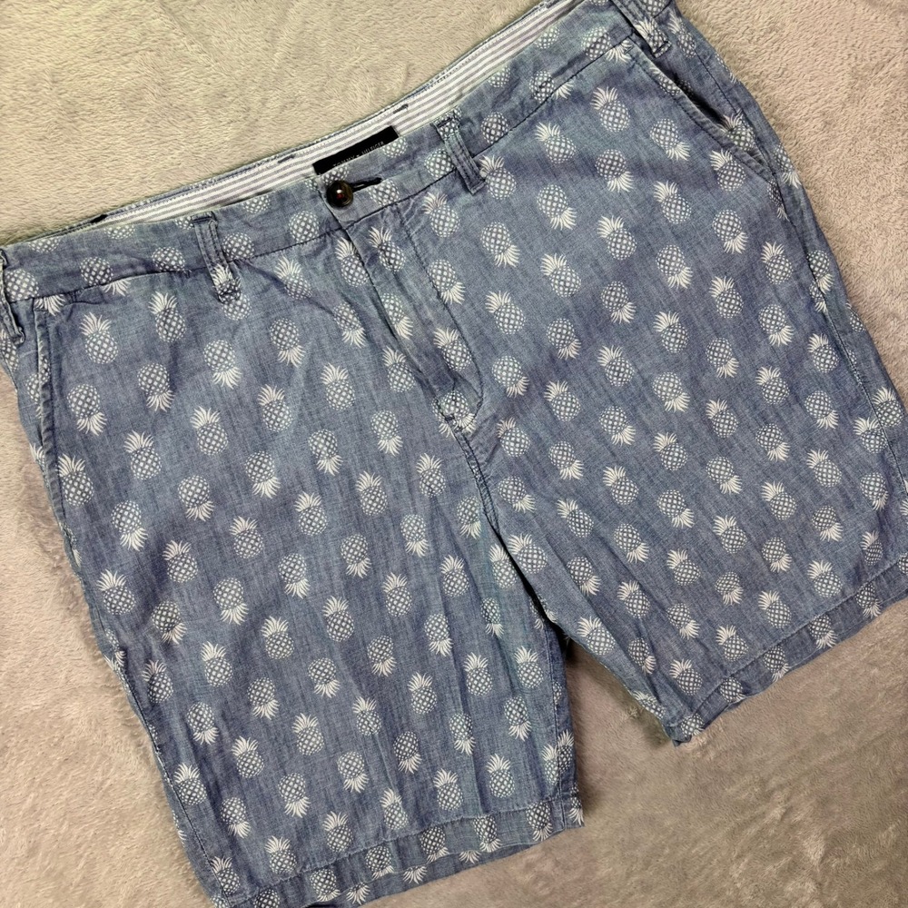 Tommy Hilfiger Mens Shorts Size 38 Blue White Pineapple Print Cotton Chino